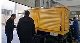 客户查看设备现场