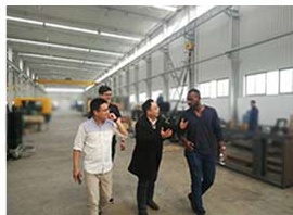 客户参观工厂现场